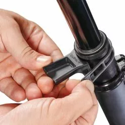 Lupine Lighting Systems Lupine C14 Mag StVZO 18 Lupine Lighting Systems Lupine C14 Mag StVZO -Renthal-Laden c14mag stvzo halter hand 1920x1920 1