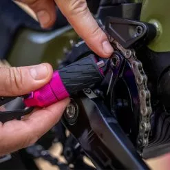 Muc-Off E-Bike Drivetrain Tool -Renthal-Laden mu acc 2652 ebike drivetrain tool use1 id 38204