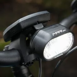 SUPERNOVA LED-Scheinwerfer M99 Mini Pure-25 12 SUPERNOVA LED-Scheinwerfer M99 Mini Pure-25 -Renthal-Laden supernova m99 mini pro design innovation award 2018